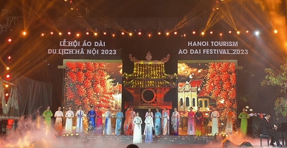 Khai mạc Lễ hội áo dài du lịch Hà Nội 2023: Rực rỡ sắc màu truyền thống